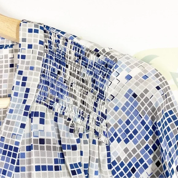 Joie Blue Gray Geometric Square Pixel Print V Neck Blouse M - Picture 3 of 10